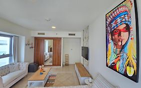 Super Host At Highest Residential Tower In The World, Private Rooms In A Shared Apartment
