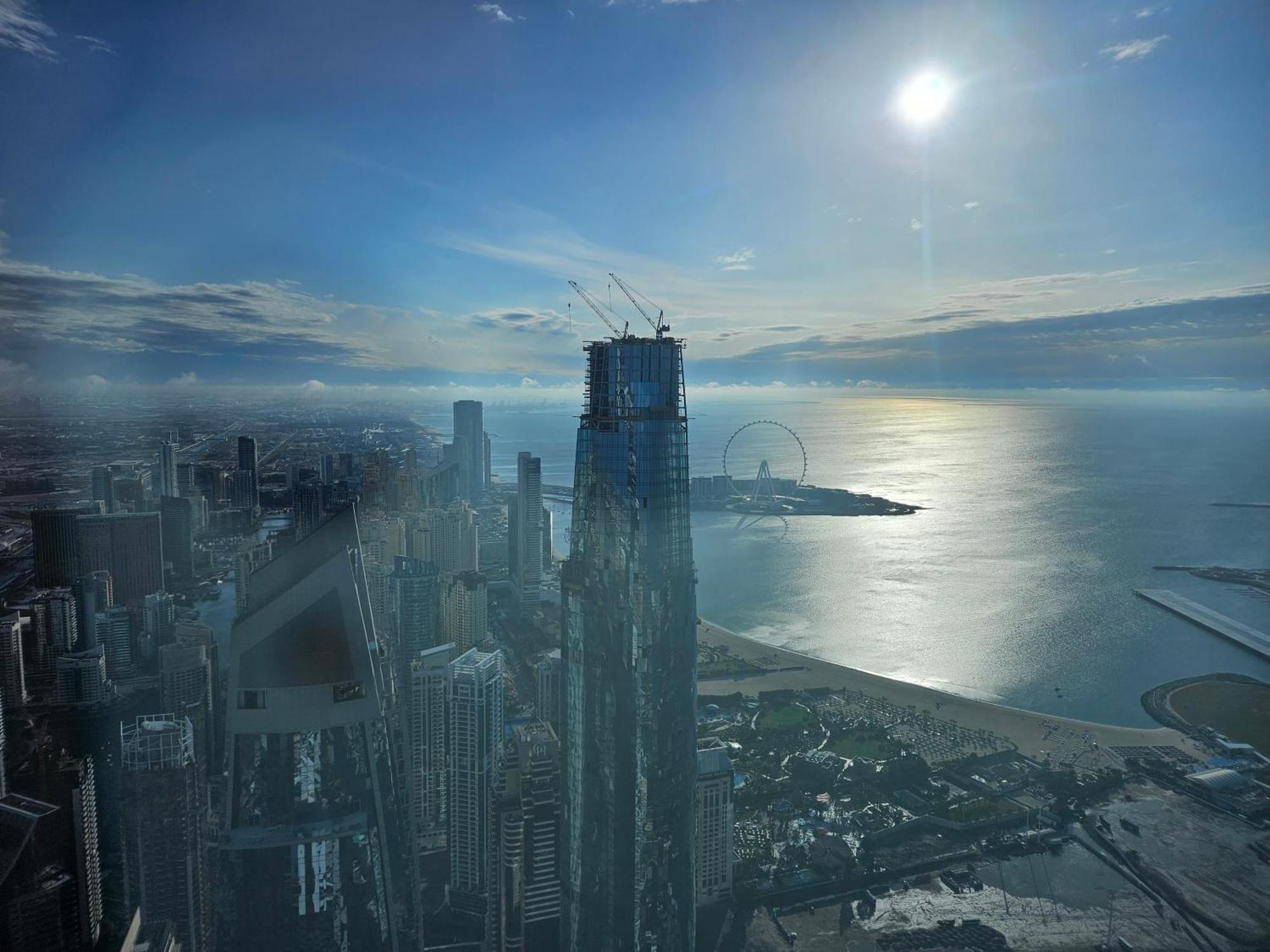 Super Host At Highest Residential Tower In The World, Private Rooms In A Shared Apartment Dubai Esterno foto